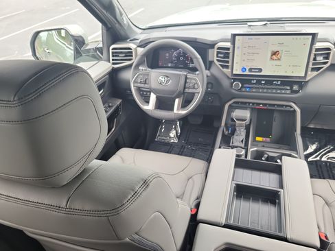 New 2026 Toyota Tundra Limited AWD/4WD image 15