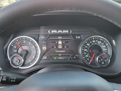 Used 2025 RAM 1500 Big Horn AWD/4WD image 7