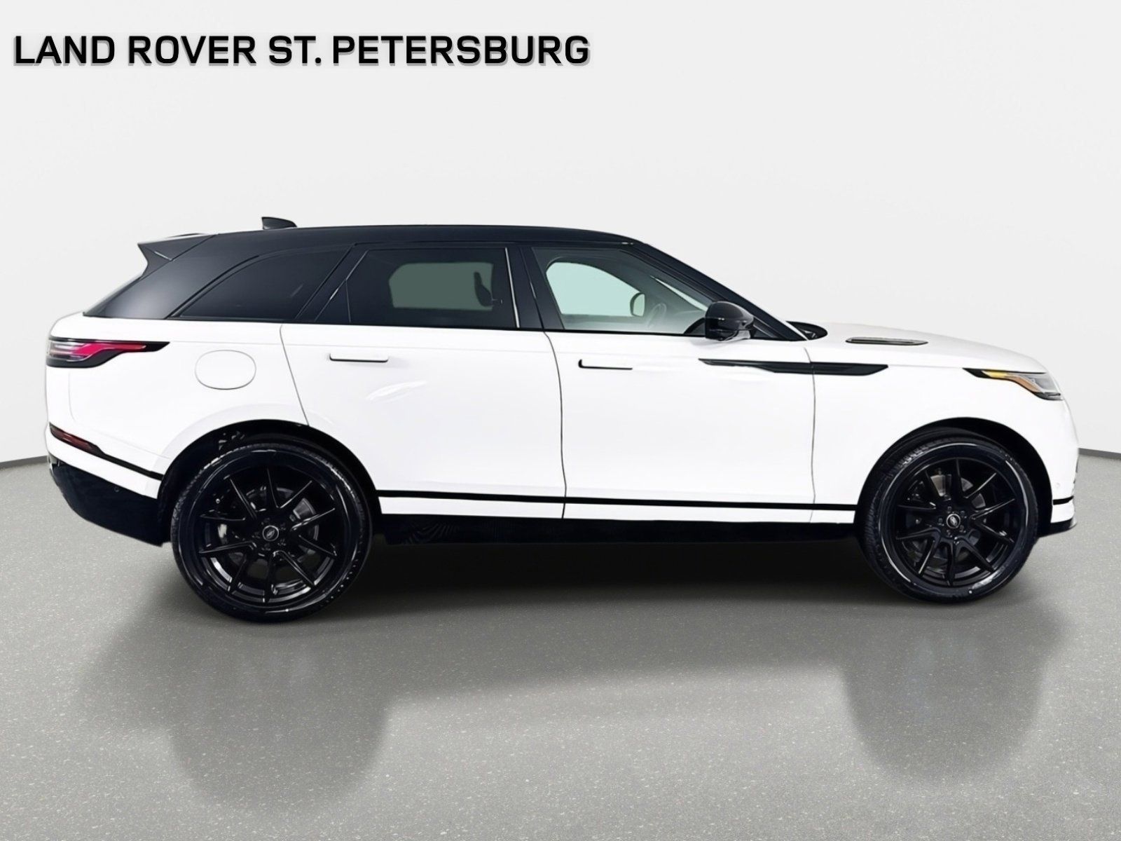 Used 2026 Land Rover Range Rover Velar Dynamic SE AWD/4WD image 4