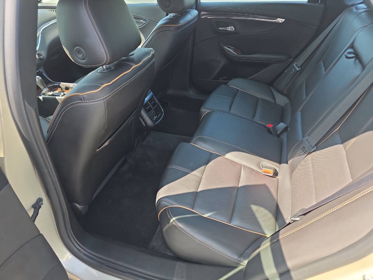 Used 2015 Chevrolet Impala LTZ FWD image 11