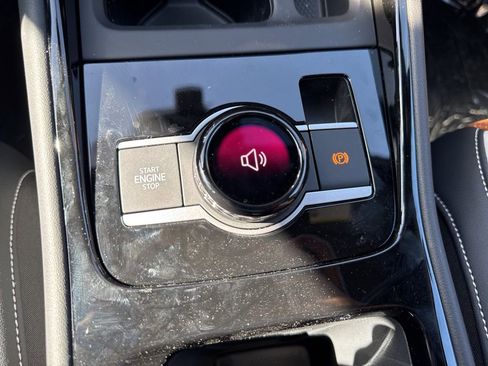 New 2026 Volkswagen Tiguan SEL R-Line image 25