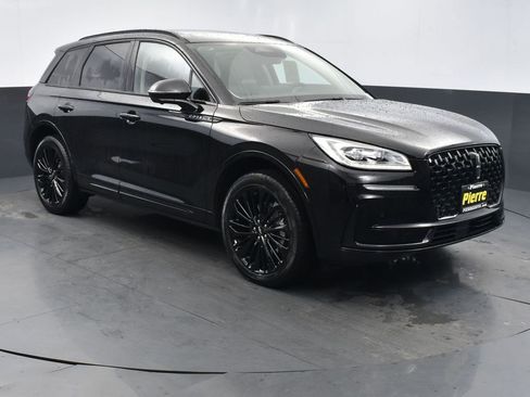 New 2026 Lincoln Corsair Grand Touring image 3