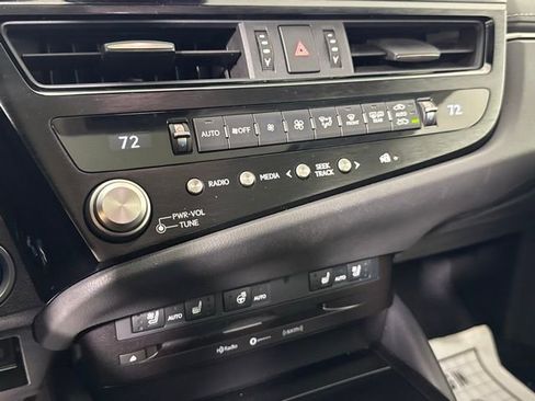 Used 2022 Lexus ES 300h w/ Premium Package image 21
