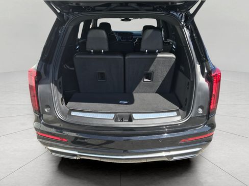 Certified 2025 Cadillac XT6 Premium Luxury w/ LPO, Premium Carpet Package AWD/4WD image 17