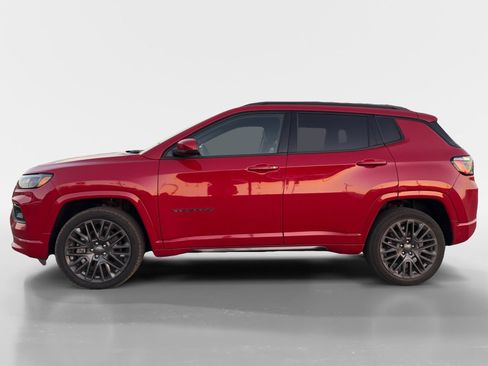 Used 2023 Jeep Compass Limited AWD/4WD image 2