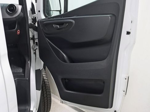 Used 2023 Mercedes-Benz Sprinter 2500 image 28