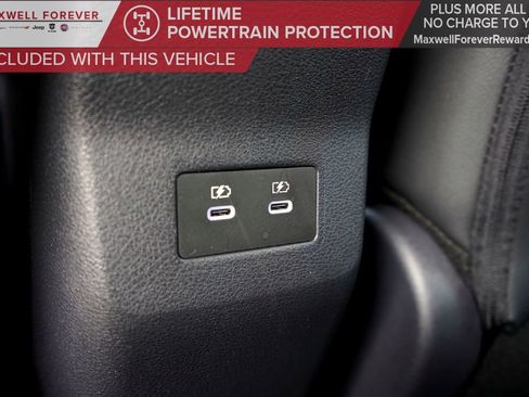 Used 2025 Nissan Kicks SR image 24