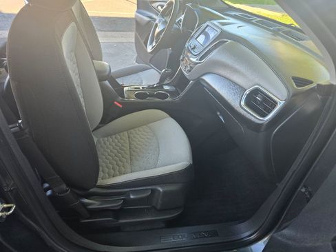 Used 2020 Chevrolet Equinox LS w/ LS Convenience Package image 36
