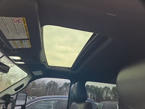 Used 2013 Ford F250 Lariat w/ Lariat Ultimate Pkg image 4