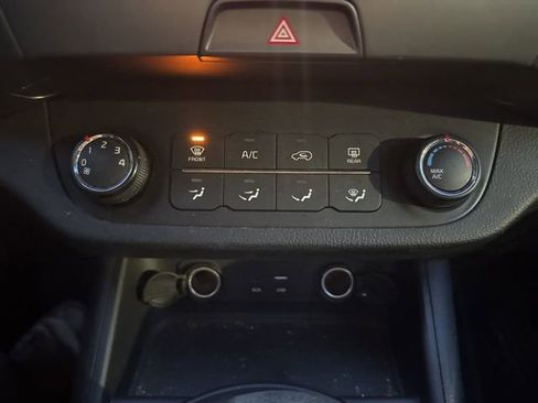 Used 2015 Kia Sportage LX image 17