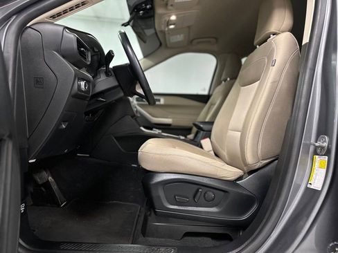 Certified 2022 Ford Explorer XLT image 19
