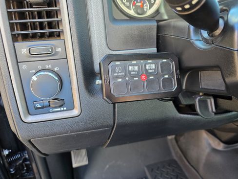 Used 2017 RAM 2500 Tradesman w/ Chrome Appearance Group AWD/4WD image 19
