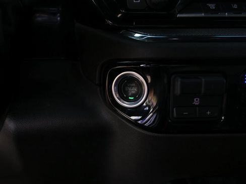 Used 2025 Chevrolet Silverado 2500 ZR2 w/ Technology Package image 21