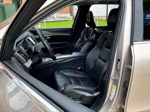 Used 2024 Volvo XC90 T8 Ultimate w/ Protection Package Premier AWD/4WD image 33