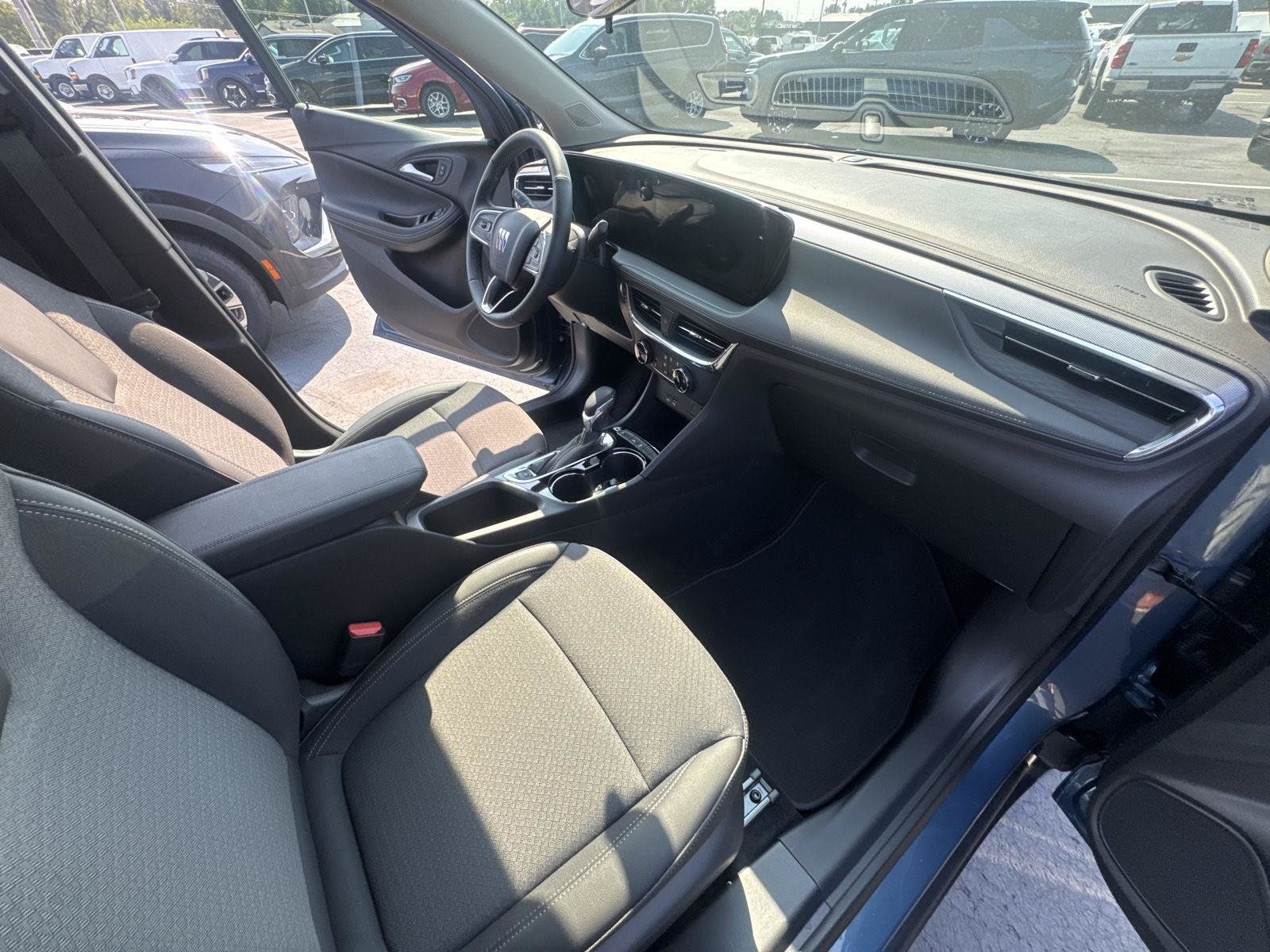 Used 2025 Buick Encore GX Preferred w/ Comfort Package FWD image 15
