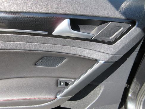 Used 2017 Volkswagen GTI Autobahn image 26