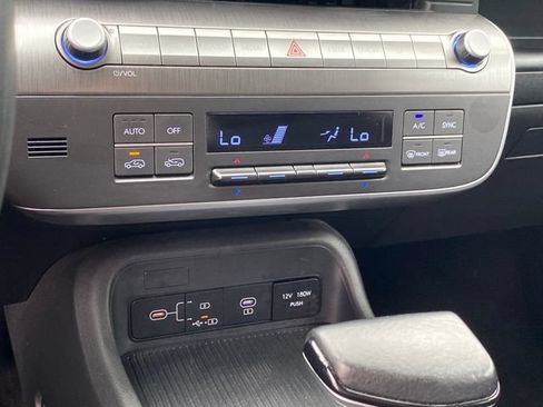 Used 2025 Hyundai Kona SEL FWD image 12