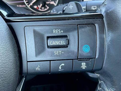 Used 2022 Nissan Pathfinder SV image 20