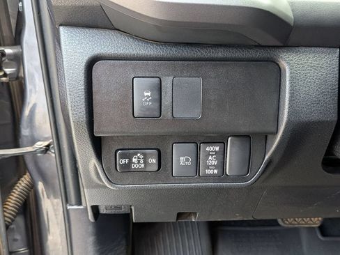 Used 2021 Toyota Tacoma TRD Off-Road w/ Technology Package AWD/4WD image 19