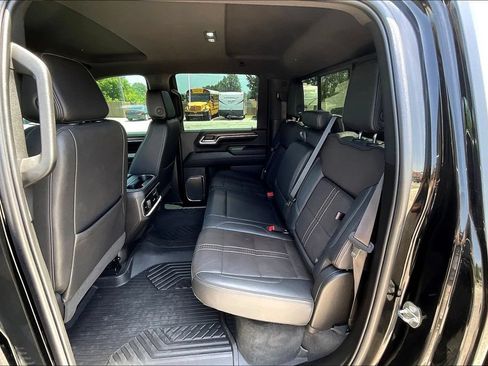 Used 2024 Chevrolet Silverado 2500 High Country AWD/4WD image 7