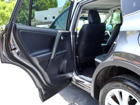 Used 2014 Toyota RAV4 Limited FWD image 14
