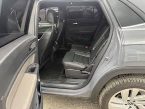 Used 2021 Volkswagen Atlas Cross Sport SE FWD image 8