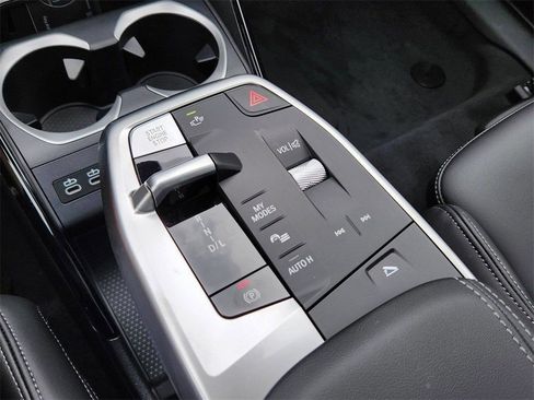 Used 2025 BMW X1 xDrive28i w/ Convenience Package image 17