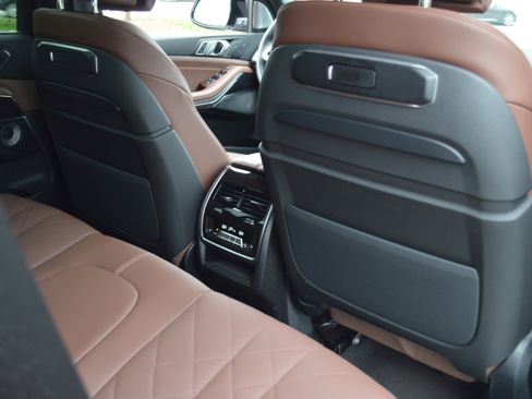 Certified 2026 BMW X5 M60i image 32