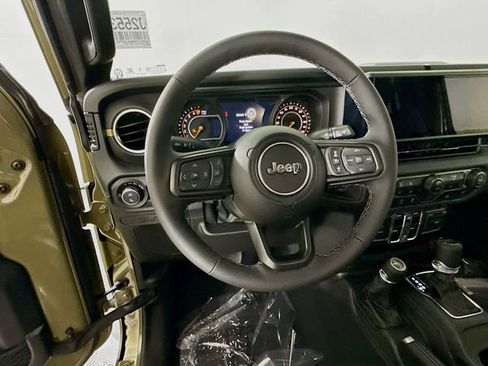 New 2025 Jeep Gladiator Sport image 11