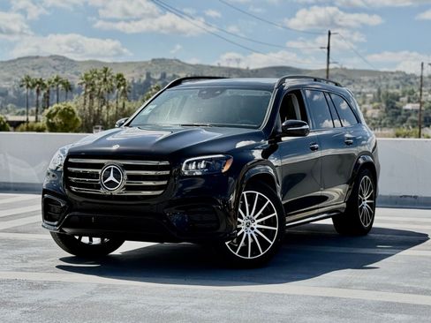 New 2026 Mercedes-Benz GLS 450 4MATIC image 2