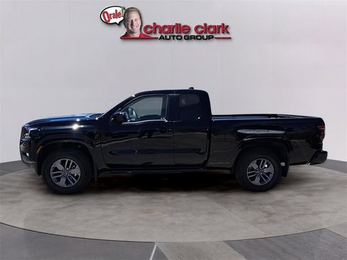 Used 2025 Nissan Frontier SV w/ SV Convenience Package image 3