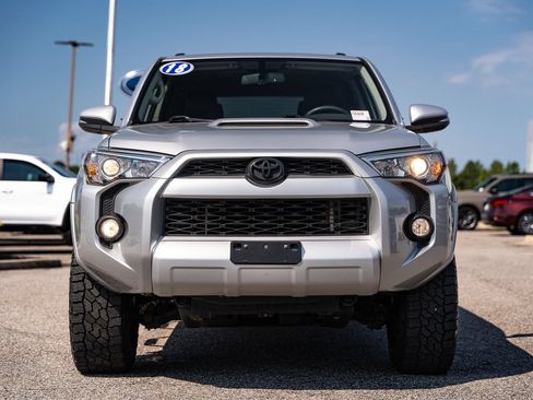Used 2018 Toyota 4Runner TRD Off-Road Premium AWD/4WD image 2