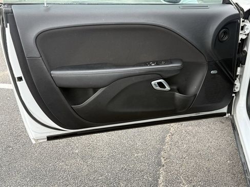 Used 2023 Dodge Challenger SXT image 10