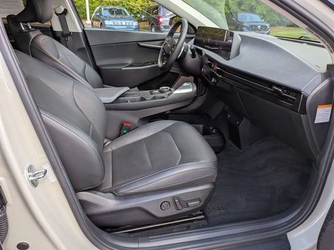 Used 2022 Kia EV6 Wind RWD image 24