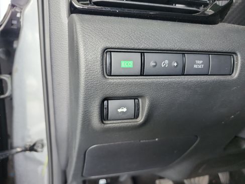 Used 2020 Nissan Sentra SV w/ Trunk Package FWD image 12