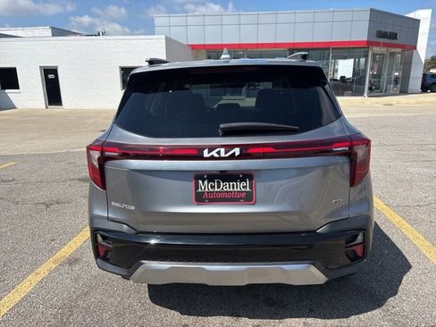 Used 2024 Kia Seltos EX image 4