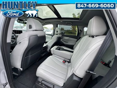 Used 2023 Acura MDX FWD w/ Technology Package image 16