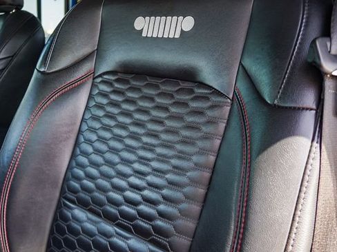 Used 2021 Jeep Gladiator Rubicon AWD/4WD image 24