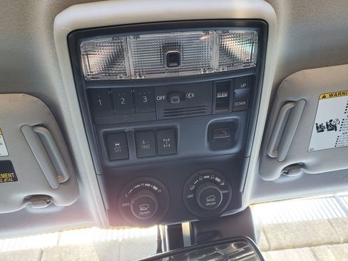 Used 2020 Toyota 4Runner TRD Off-Road Premium image 32