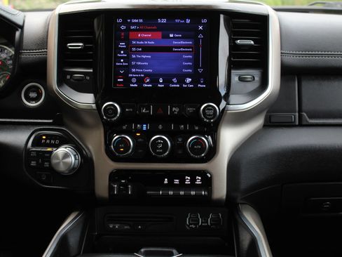 Used 2019 RAM 1500 Laramie AWD/4WD image 21