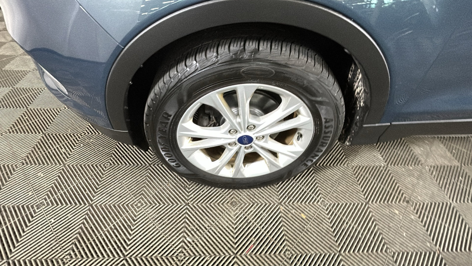 Used 2019 Ford Escape SE FWD image 10
