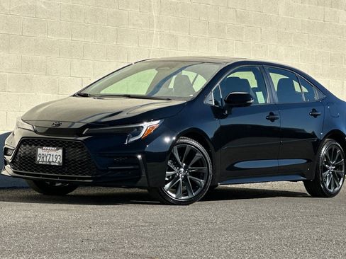 Used 2025 Toyota Corolla SE image 8