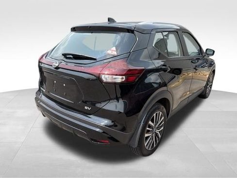 Used 2023 Nissan Kicks SV FWD image 4