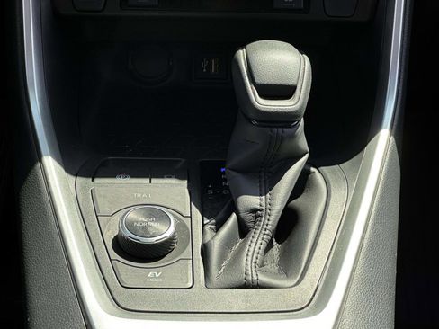 Certified 2025 Toyota RAV4 XLE w/ Convenience Package image 22