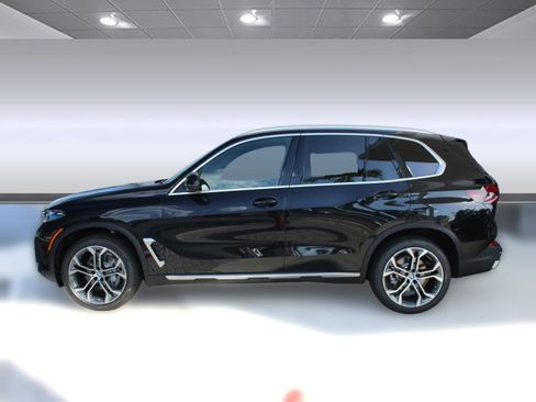 New 2026 BMW X5 sDrive40i w/ Executive Package image 2