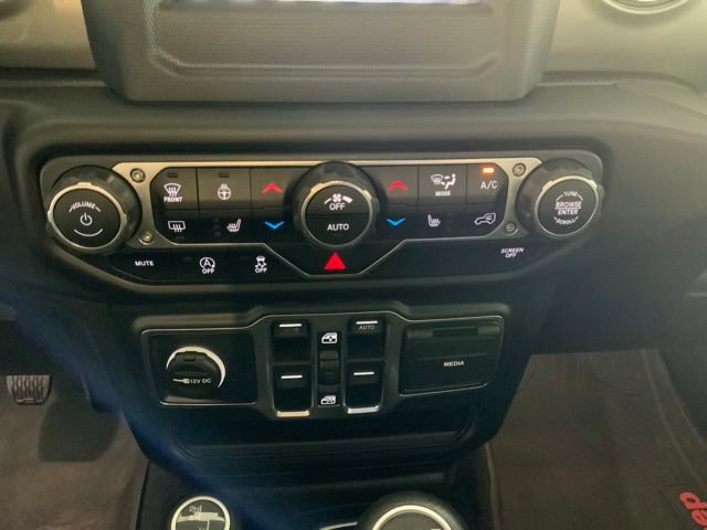 Used 2019 Jeep Wrangler Unlimited Sahara w/ Cold Weather Group AWD/4WD image 20