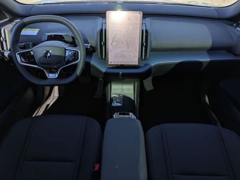 New 2025 Volvo EX30 Plus w/ Protection Package Premier image 11