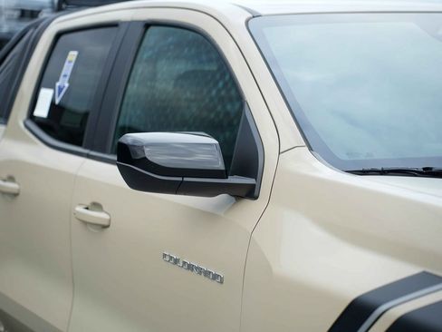Used 2024 Chevrolet Colorado ZR2 w/ Safety Package AWD/4WD image 9