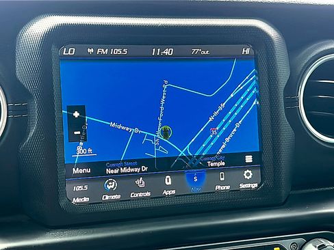 Used 2018 Jeep Wrangler Unlimited Sahara AWD/4WD image 32