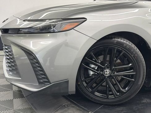 Used 2025 Toyota Camry SE w/ Convenience Package FWD image 5